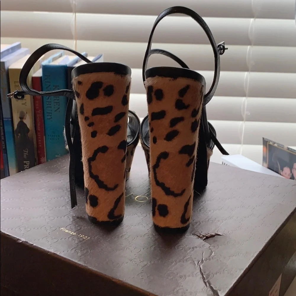 Gucci Leopard Print Platform Sandals with Gold Horsebit - Picture 3 of 6
